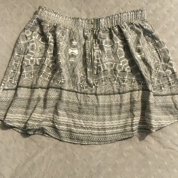 Kiva Mini Circle / Skater Skirt Size Small - Picture 6 of 8